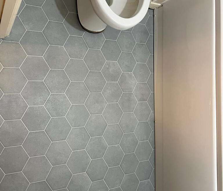 Honey Comb Pattern Bathroom